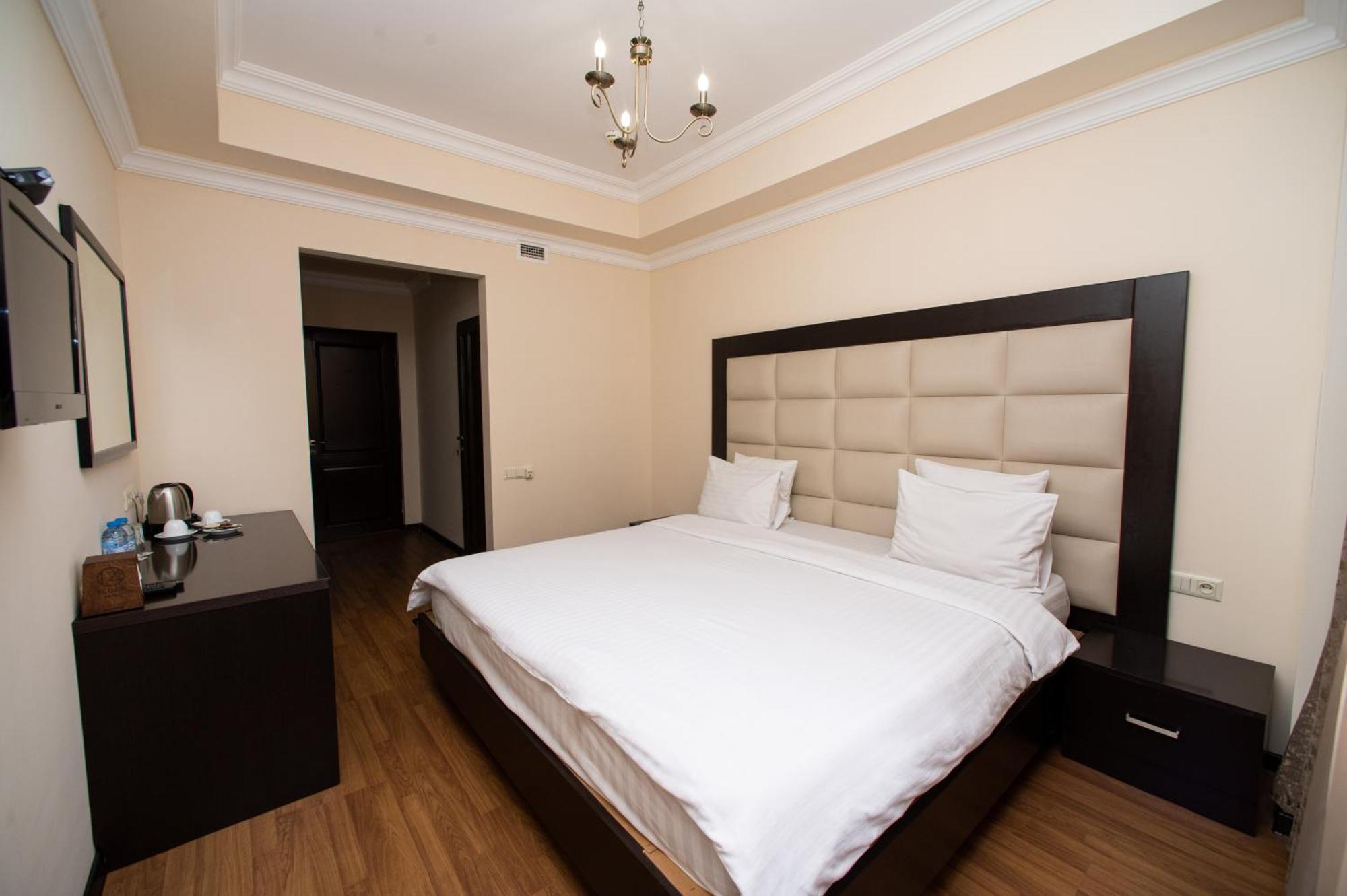 14 Floor Hotel Jerevan Exteriör bild