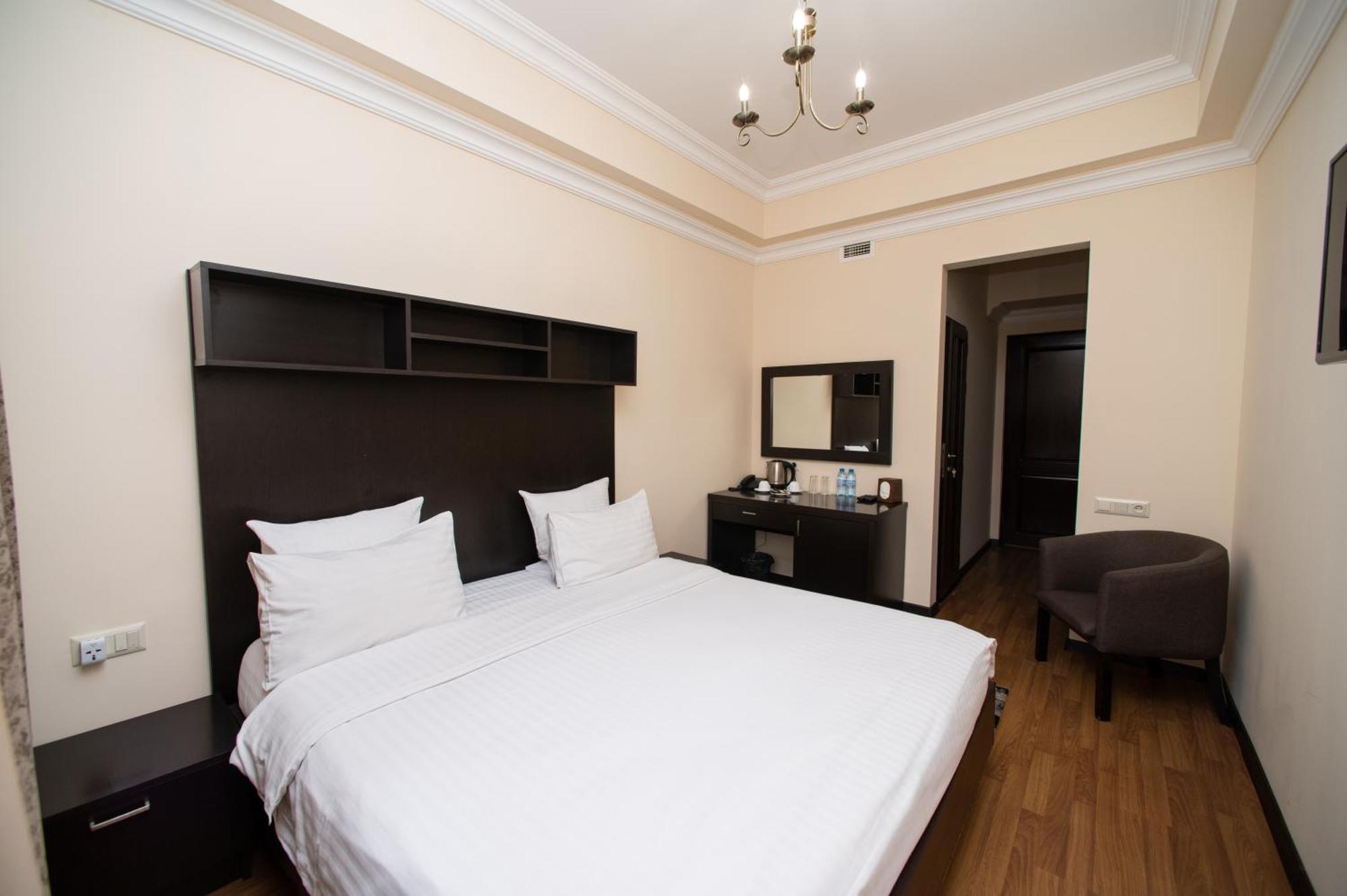 14 Floor Hotel Jerevan Rum bild