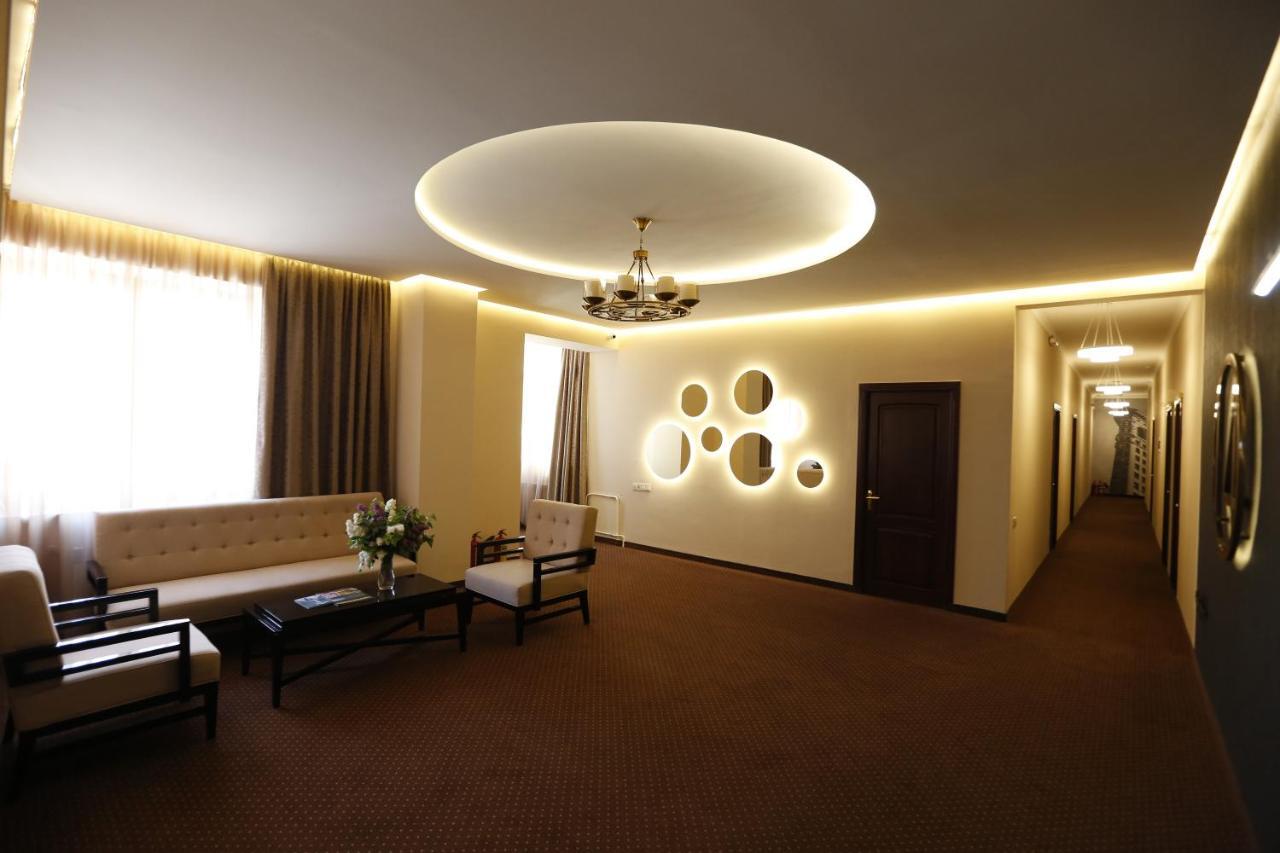 14 Floor Hotel Jerevan Exteriör bild